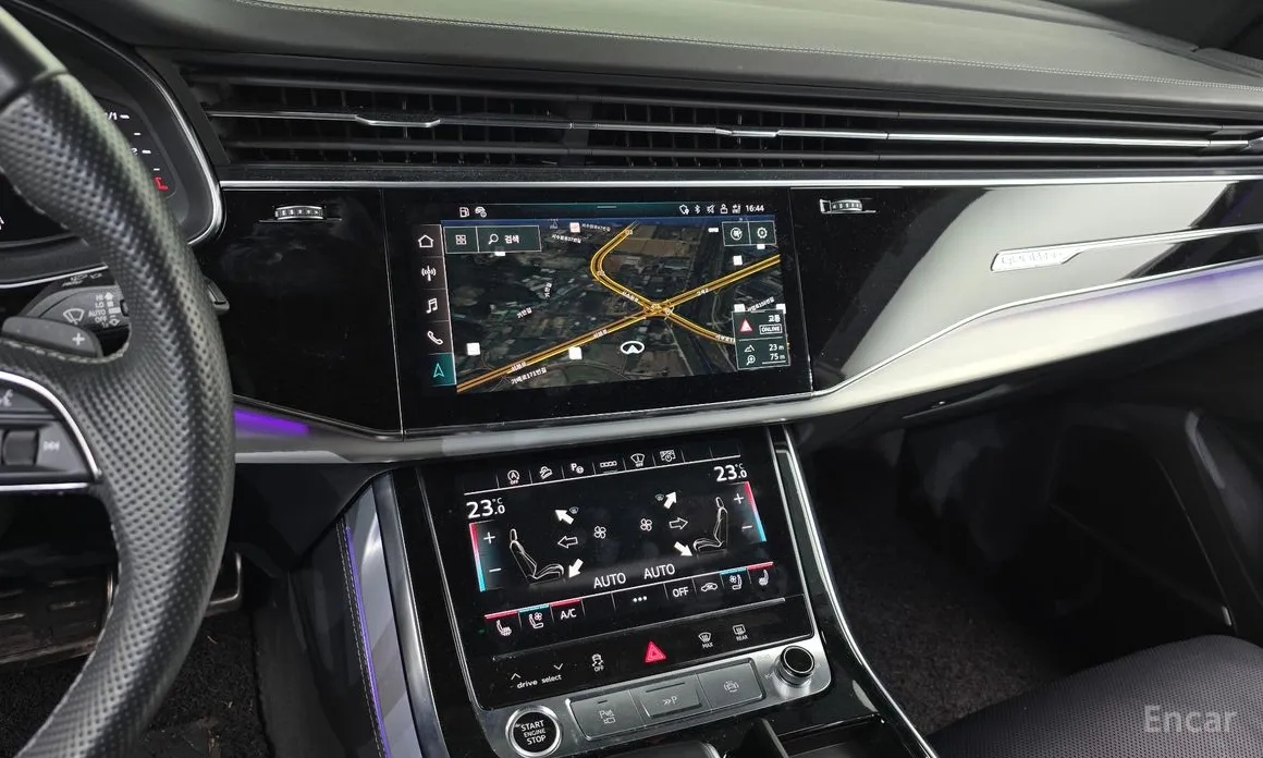 Фото 14 - Audi Q8