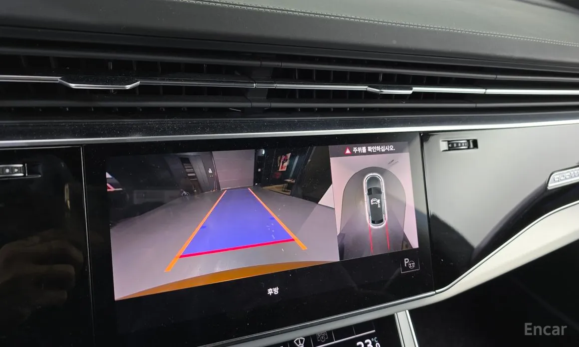 Фото 15 - Audi Q8