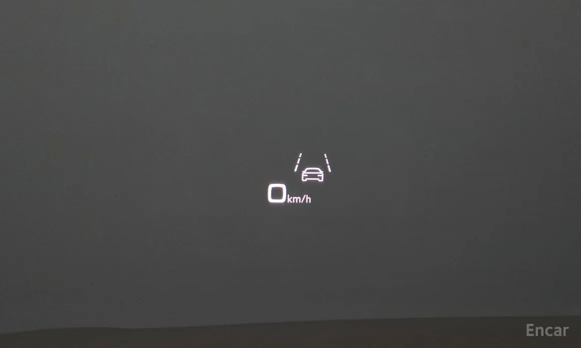 Фото 17 - Audi Q8