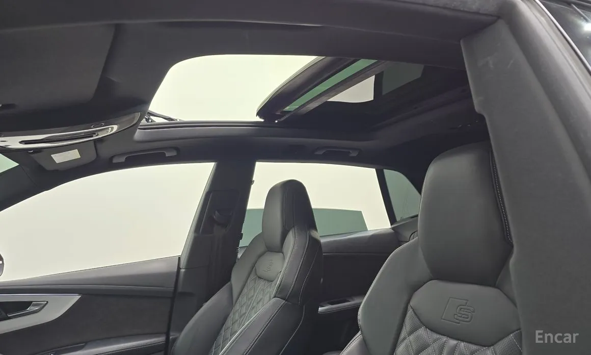 Фото 19 - Audi Q8