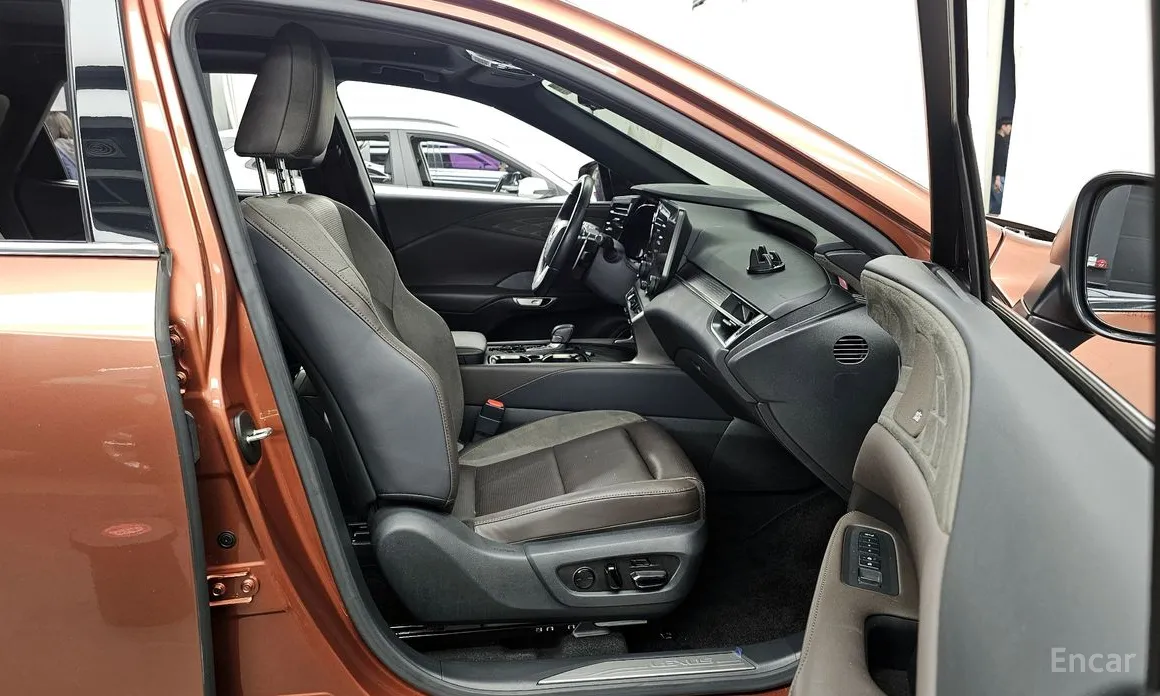 Фото 11 - Lexus RX