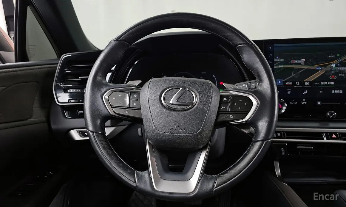 Фото 13 - Lexus RX