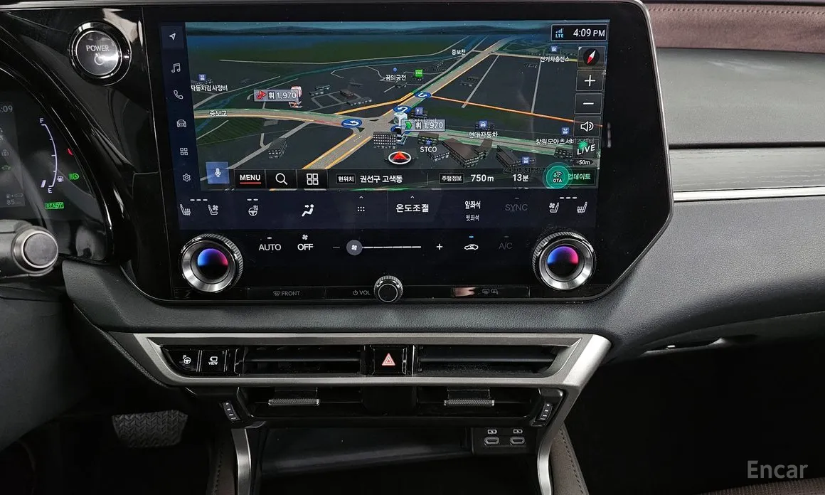 Фото 14 - Lexus RX