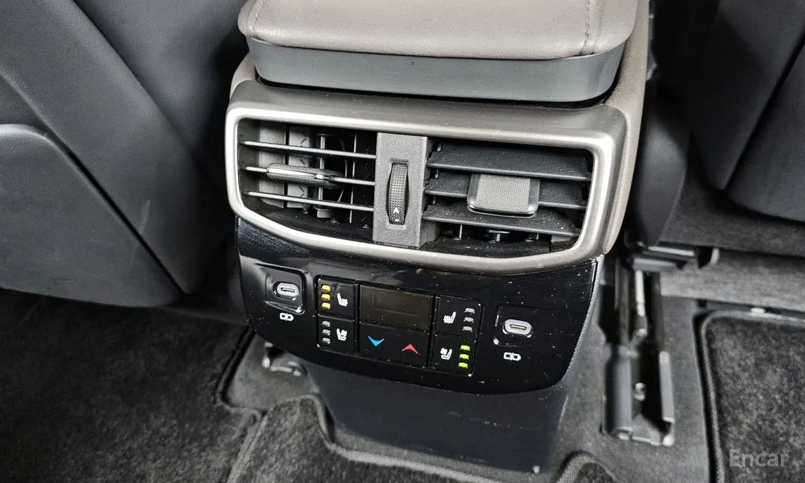 Фото 19 - Lexus RX