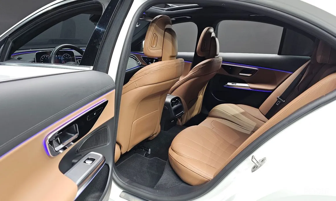 Фото 12 - Mercedes-Benz E-Class