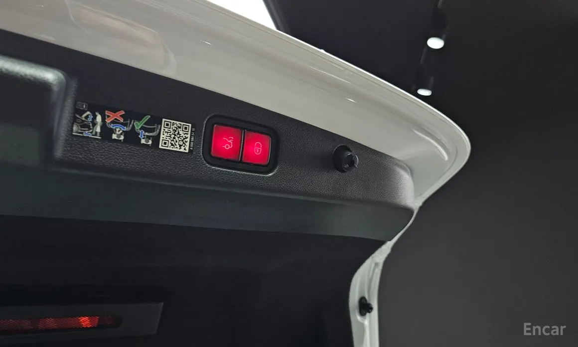 Фото 19 - Mercedes-Benz E-Class