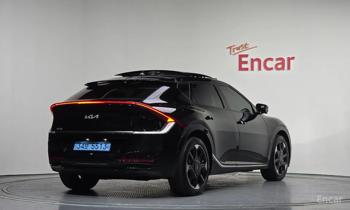 Фото 2 - Kia EV6