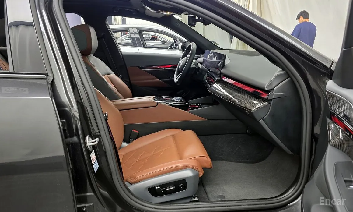 Фото 11 - BMW i5