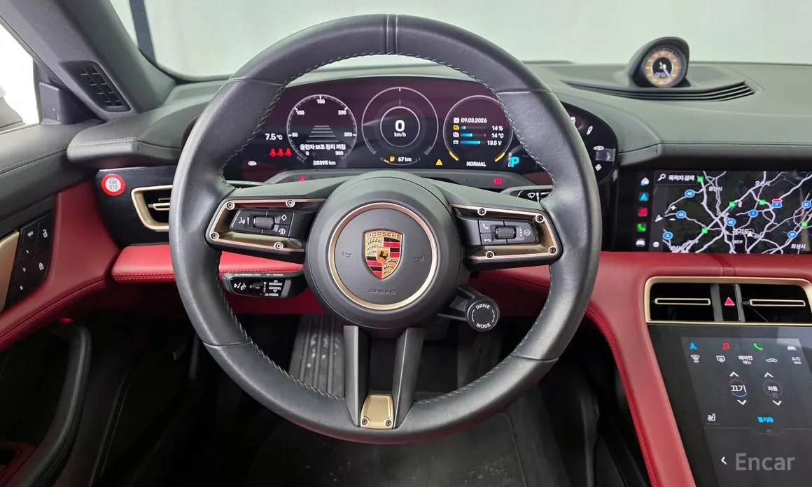 Фото 13 - Porsche Taycan