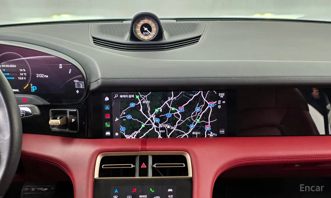 Фото 14 - Porsche Taycan