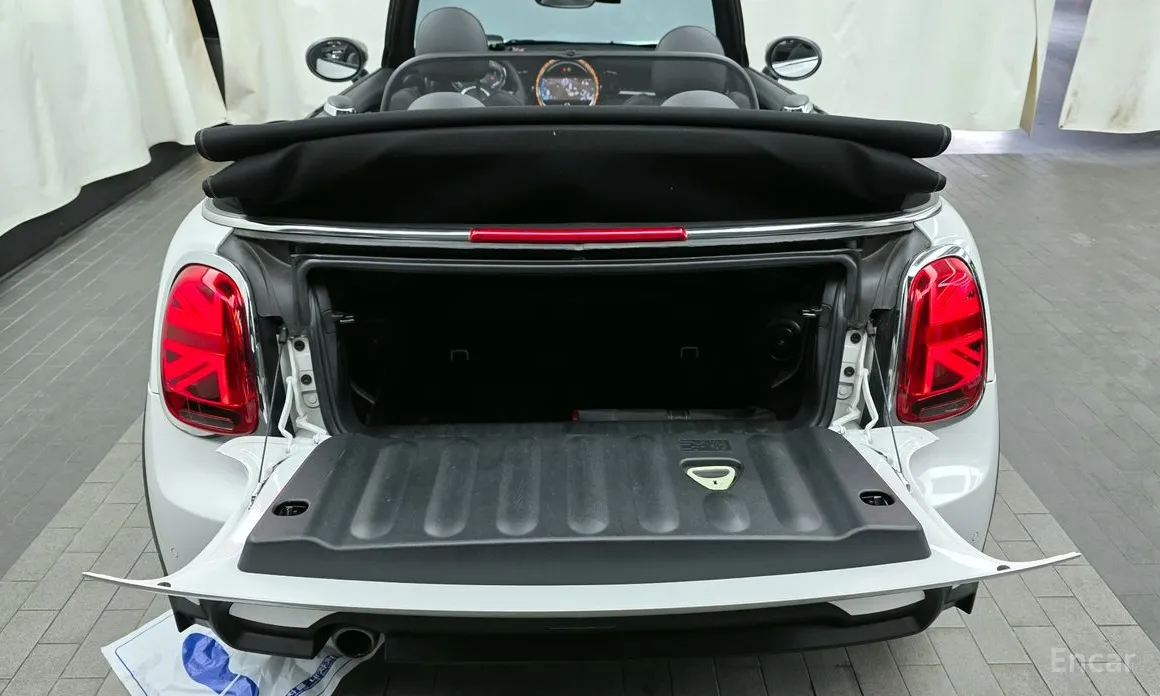 Фото 20 - Mini Cooper Convertible