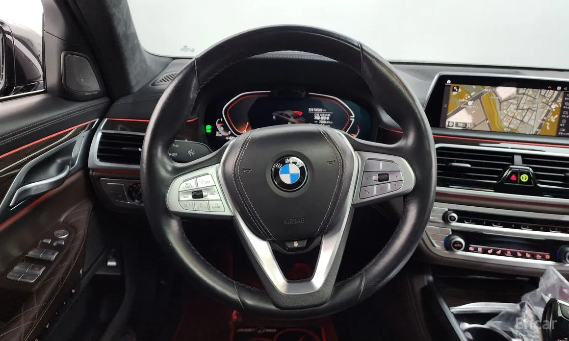 Фото 13 - BMW 7 Series