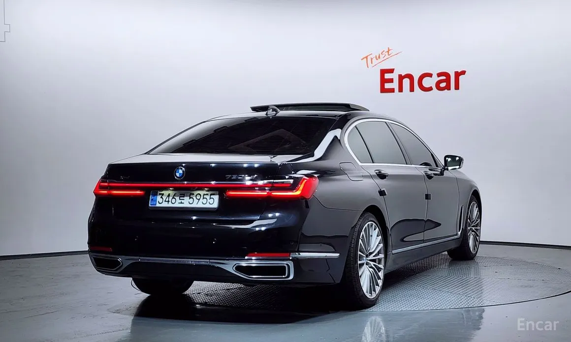 Фото 2 - BMW 7 Series