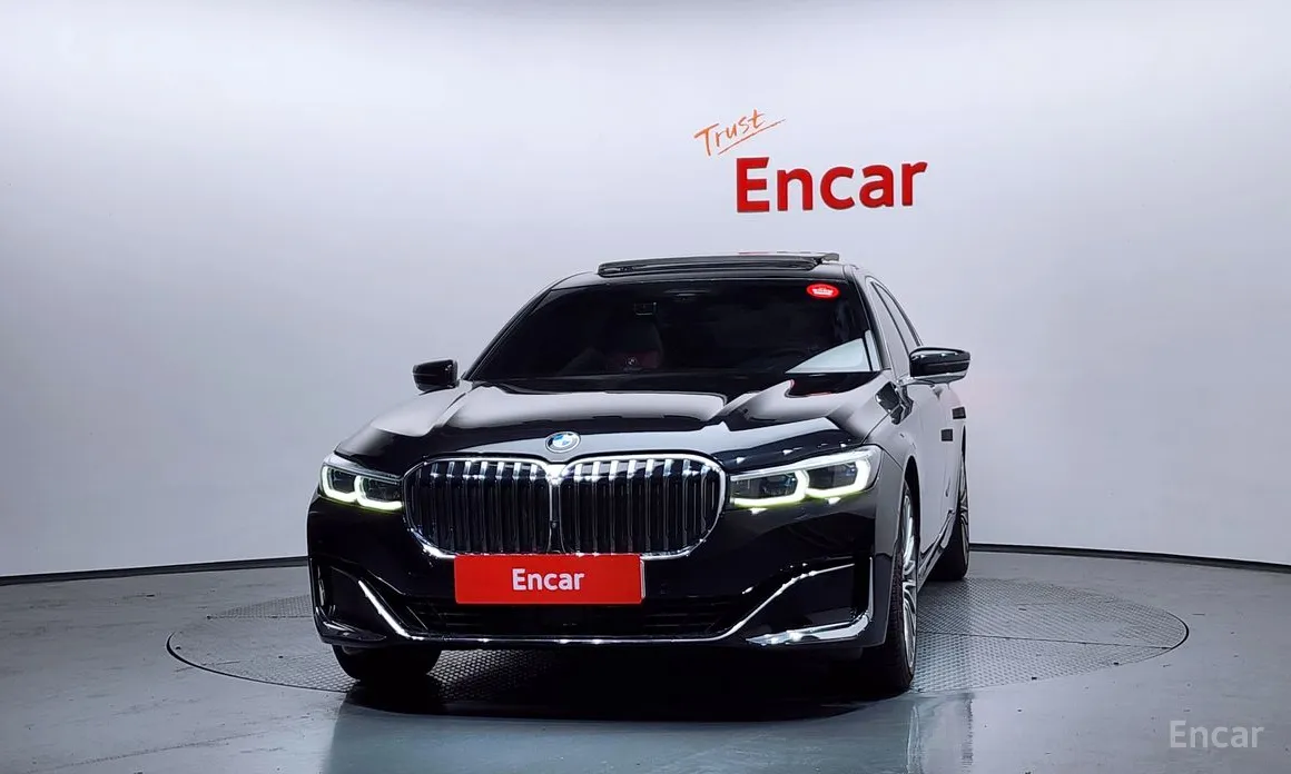 Фото 3 - BMW 7 Series