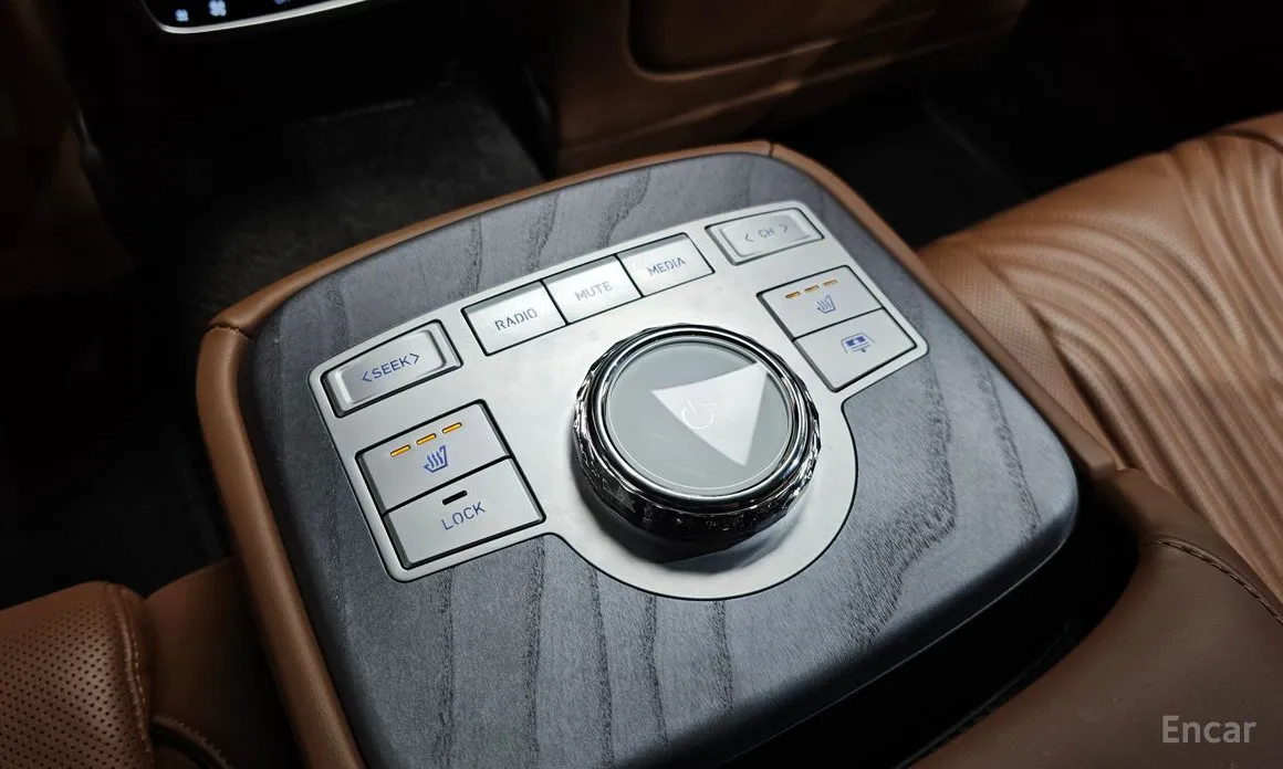 Фото 18 - Genesis G80