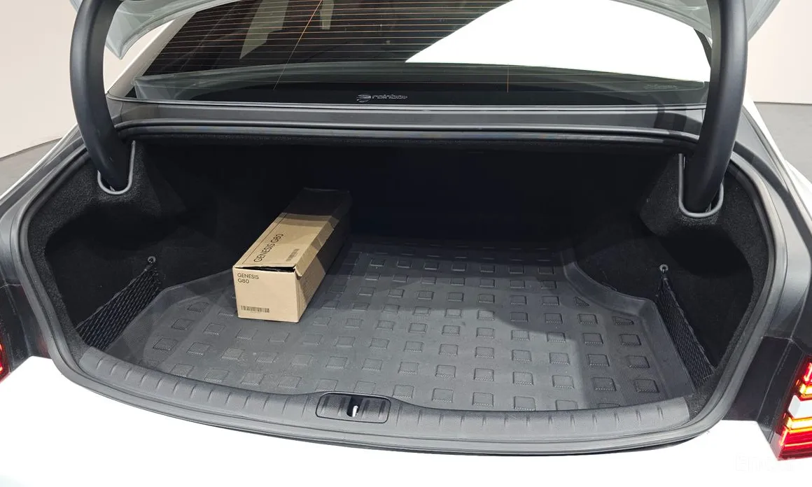 Фото 20 - Genesis G80