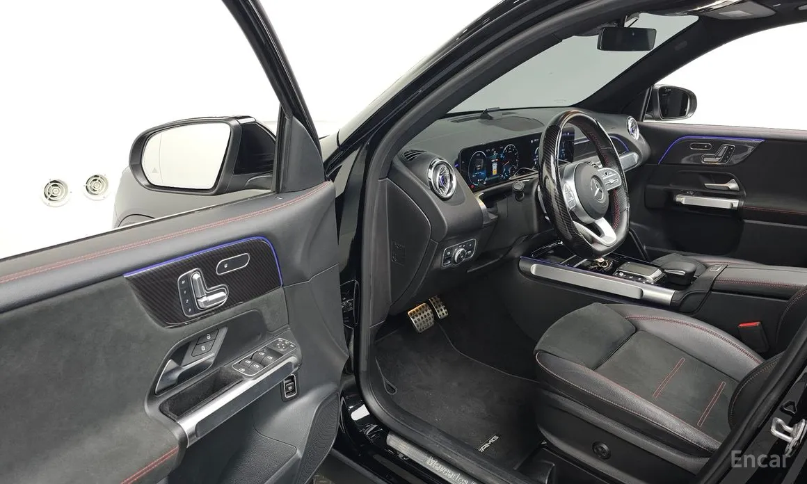 Фото 10 - Mercedes-Benz GLB-Class