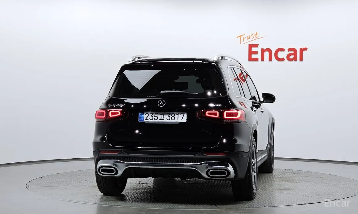 Фото 4 - Mercedes-Benz GLB-Class