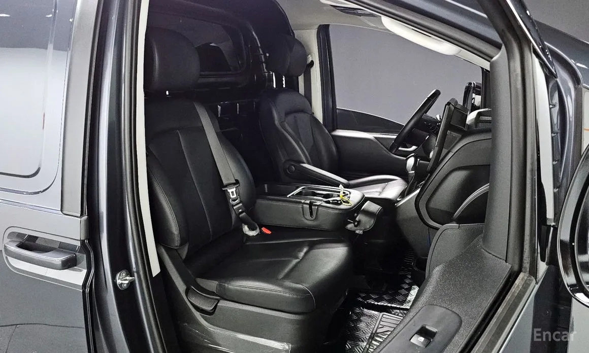 Фото 10 - Hyundai Staria