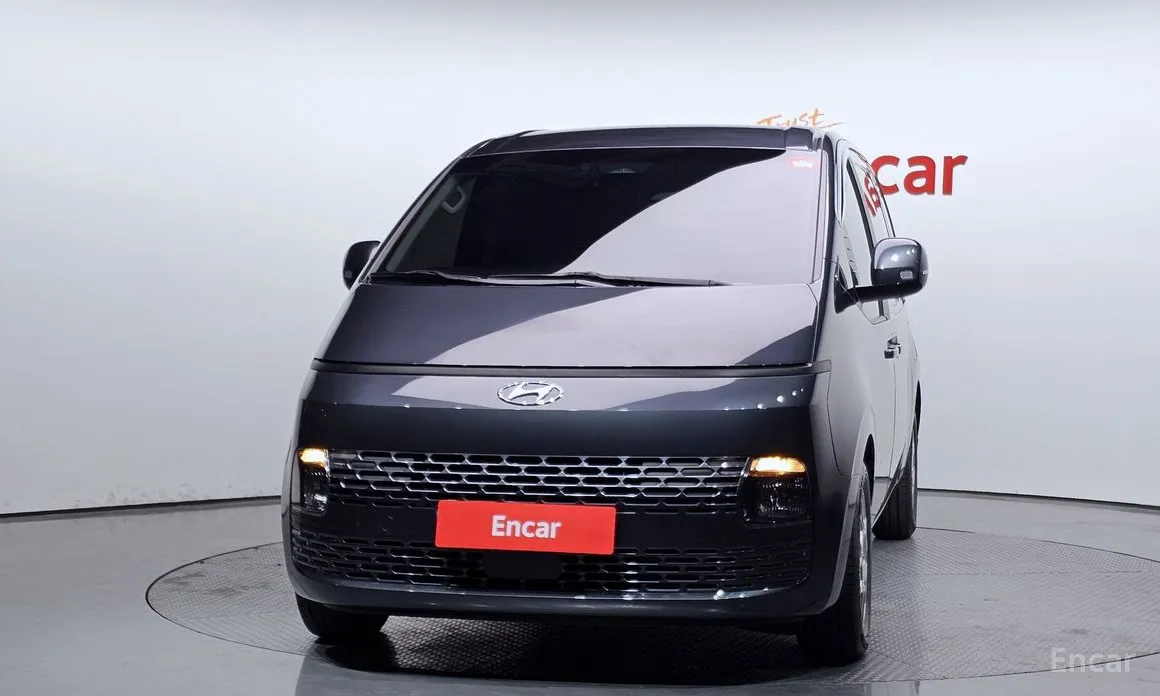 Фото 3 - Hyundai Staria