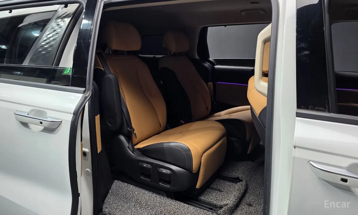 Фото 12 - Kia Carnival