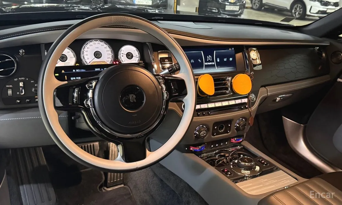 Фото 10 - Rolls-Royce Wraith