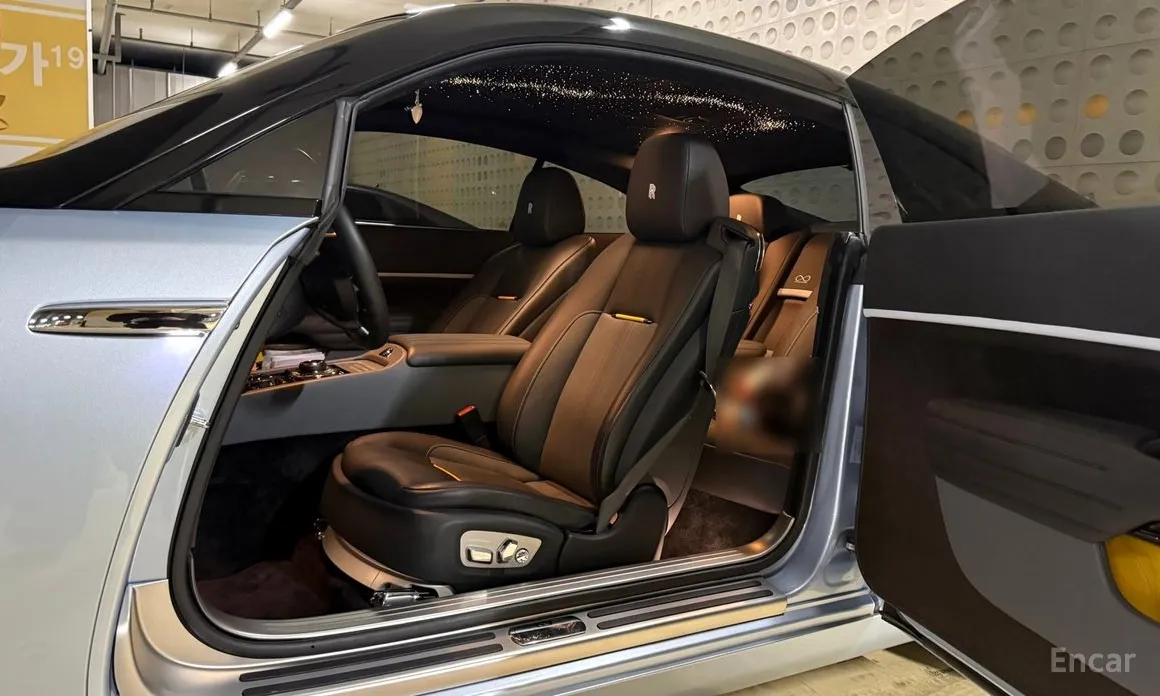 Фото 11 - Rolls-Royce Wraith
