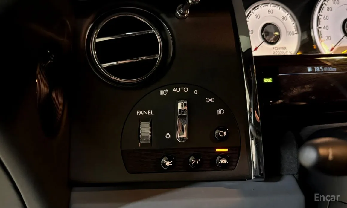 Фото 16 - Rolls-Royce Wraith