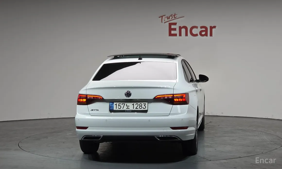 Photo 4 - Volkswagen Jetta