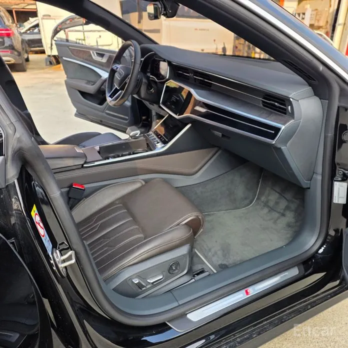 Фото 9 - Audi A7