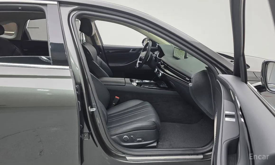 Фото 11 - Genesis G80