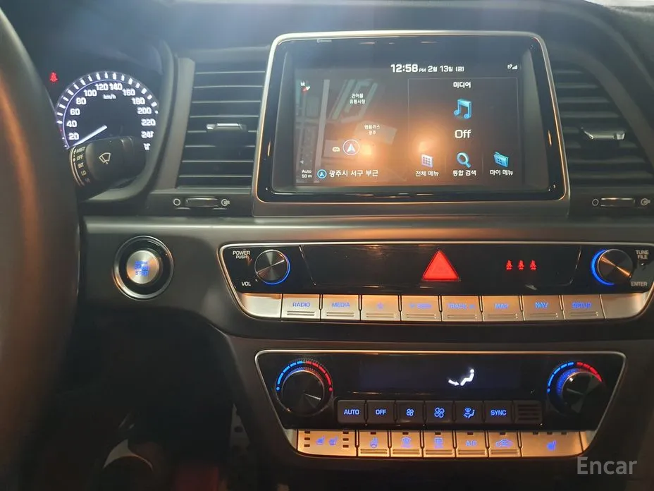 Фото 10 - Hyundai Sonata