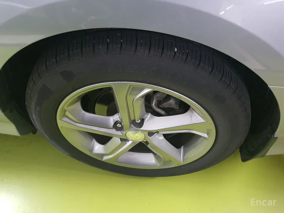 Фото 4 - Hyundai Sonata