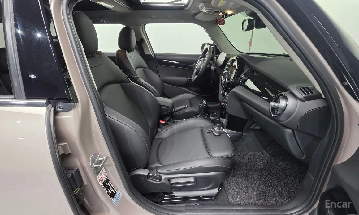 Фото 10 - Mini Cooper