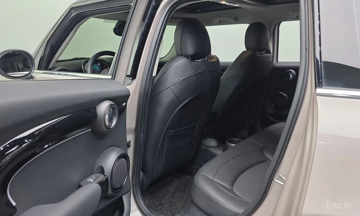 Фото 18 - Mini Cooper