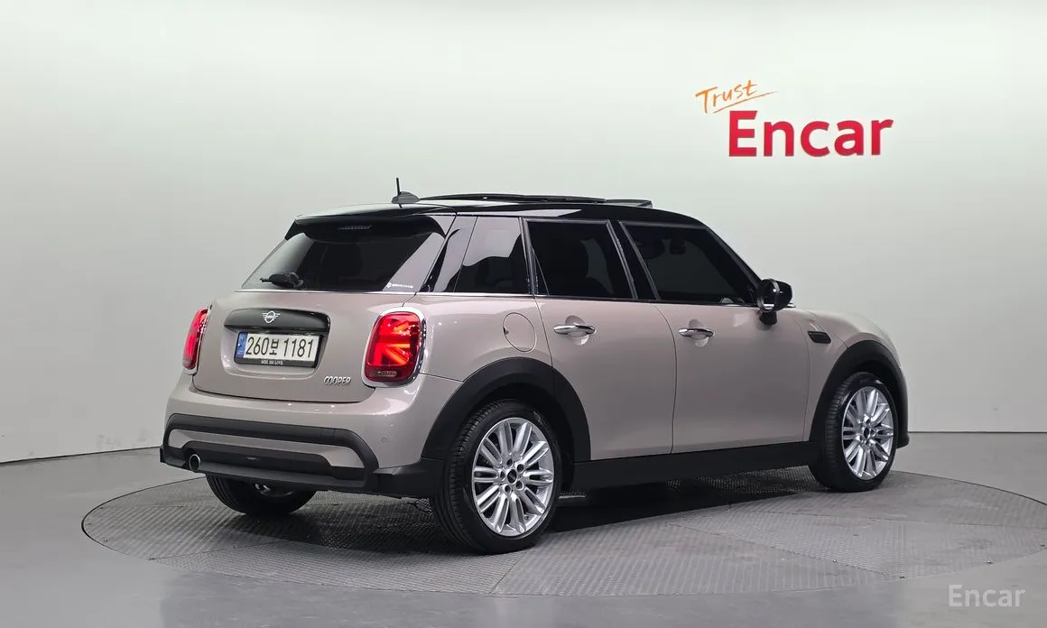 Фото 2 - Mini Cooper