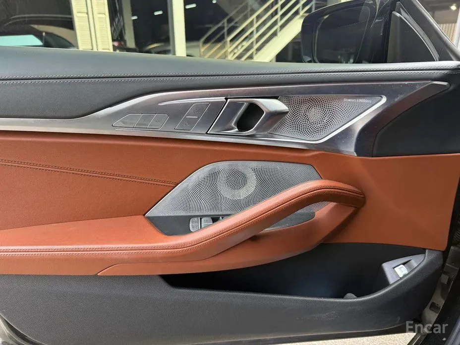 Фото 16 - BMW 8 Series