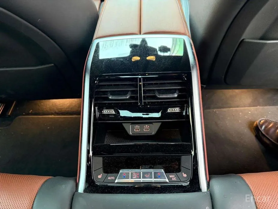 Фото 17 - BMW 8 Series