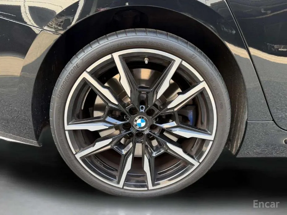 Фото 5 - BMW 8 Series