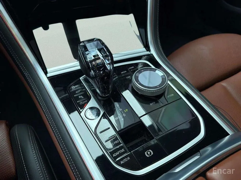 Фото 9 - BMW 8 Series