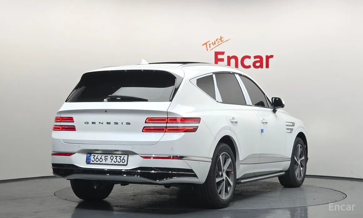 Фото 2 - Genesis GV80