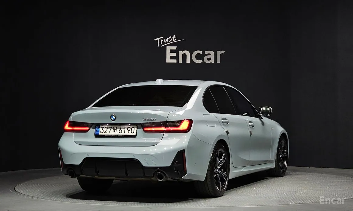 Photo 2 - BMW 3 Series