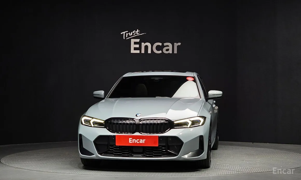 Photo 3 - BMW 3 Series