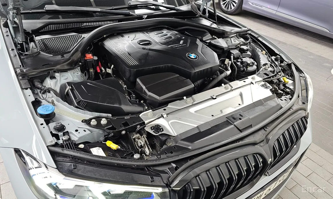 Photo 6 - BMW 3 Series