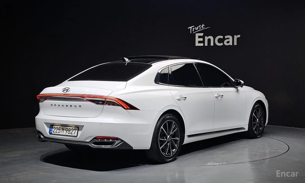 Фото 2 - Hyundai Grandeur