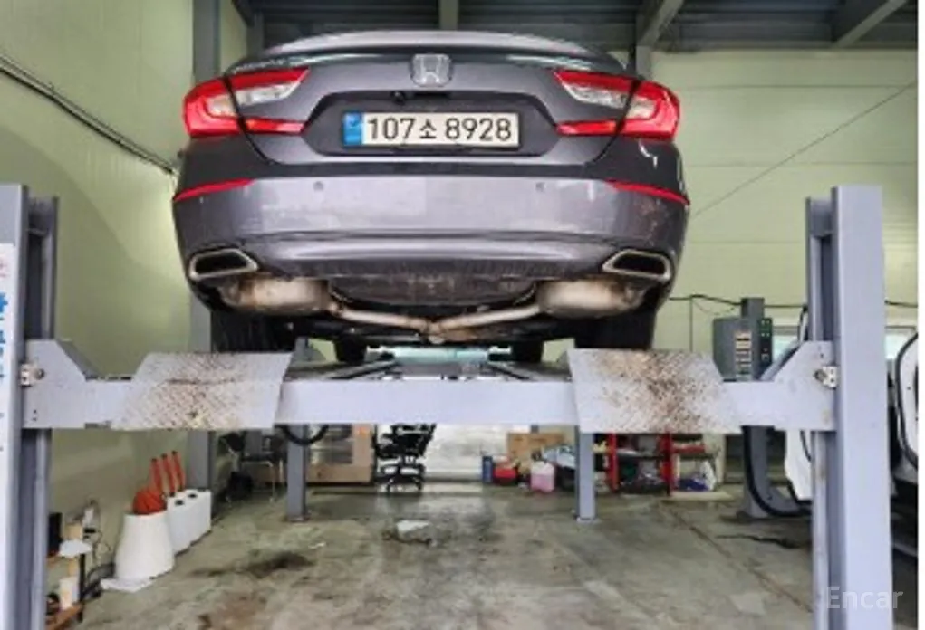 Фото 2 - Honda Accord