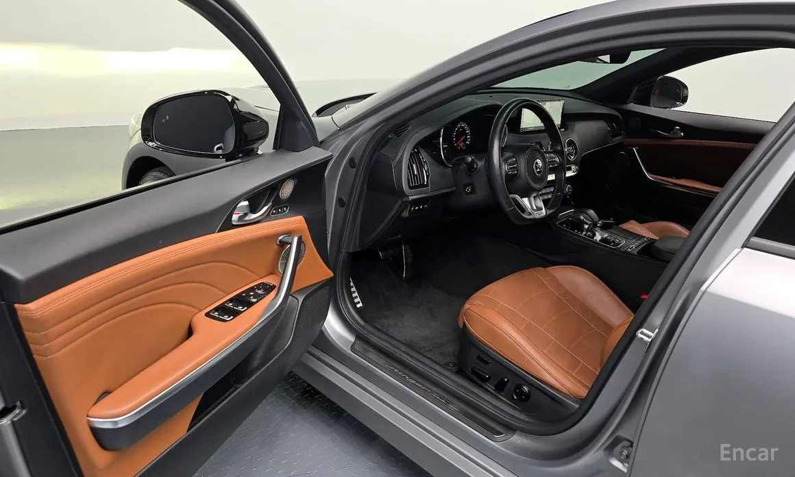 Фото 10 - Kia Stinger