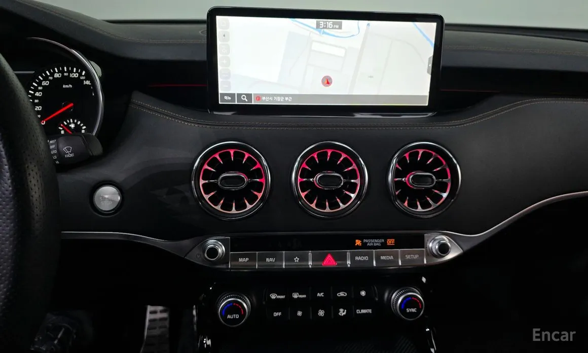 Фото 16 - Kia Stinger