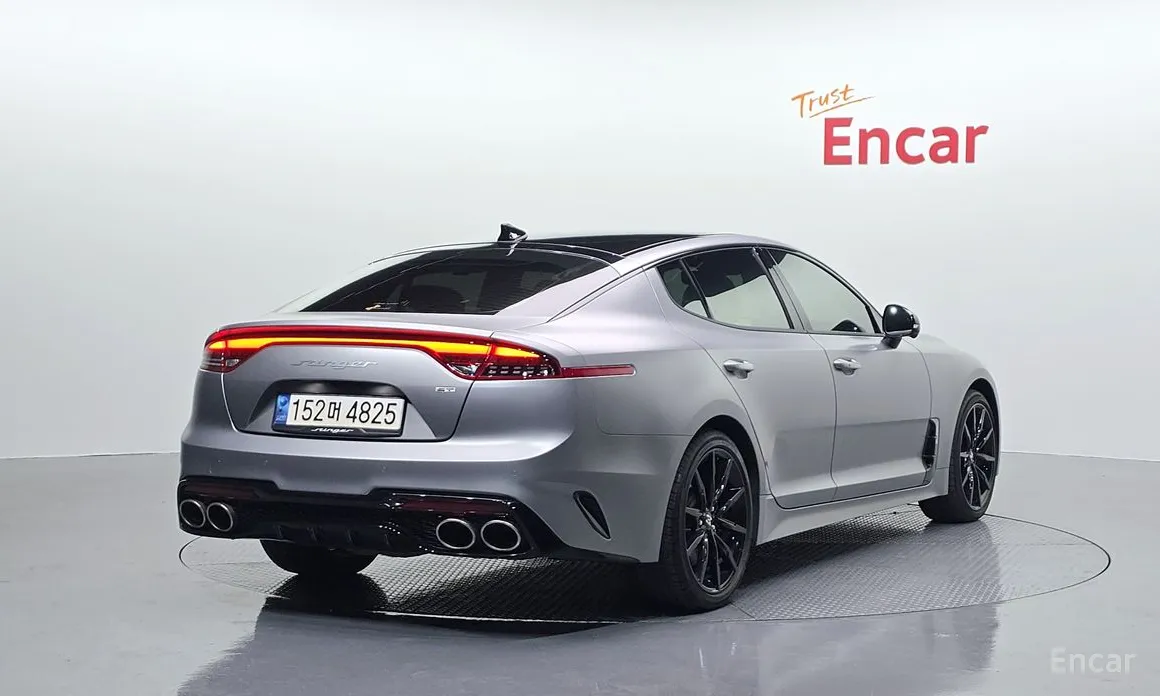 Фото 2 - Kia Stinger