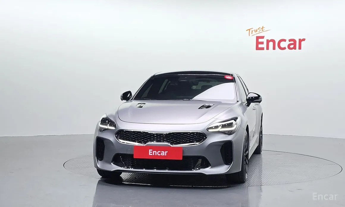 Фото 3 - Kia Stinger